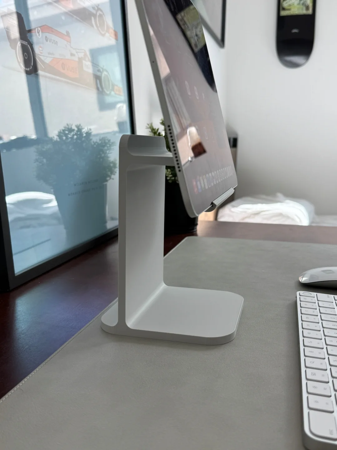 iPad / Tablet Stand view 4