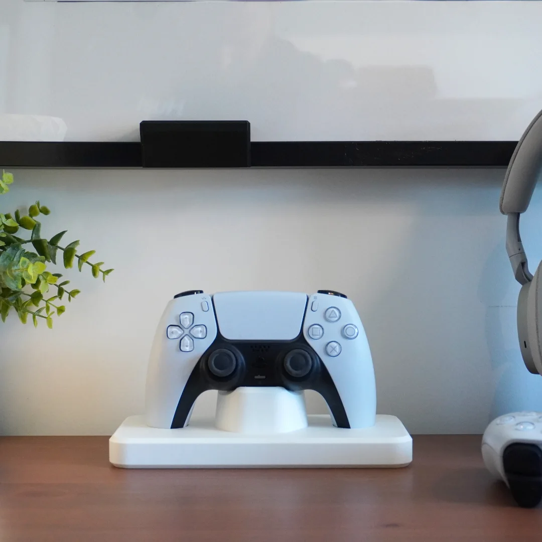 PS5 Controller Holder (Foxwood) view 2
