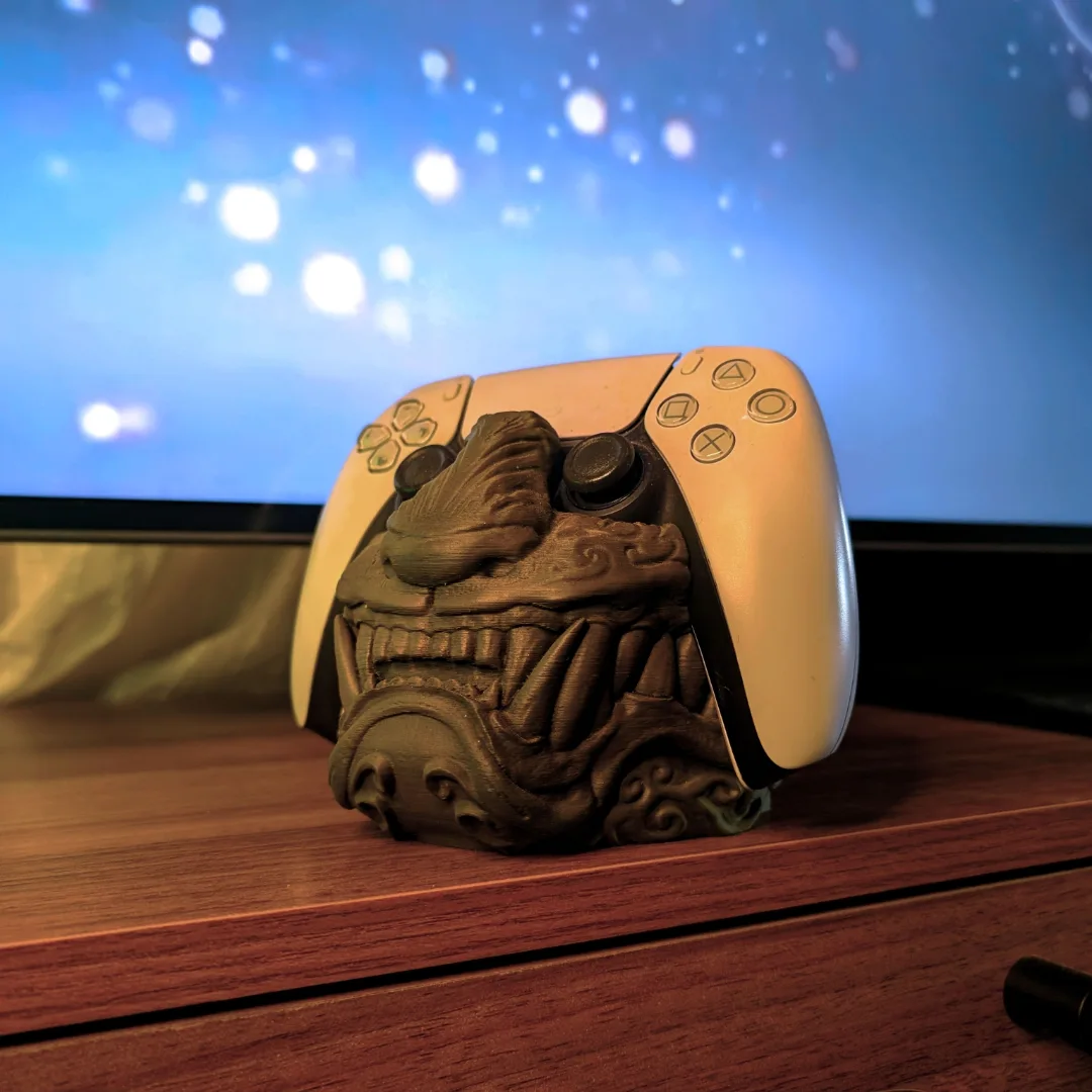 Tiger Oni Mask PS5 Holder view 3