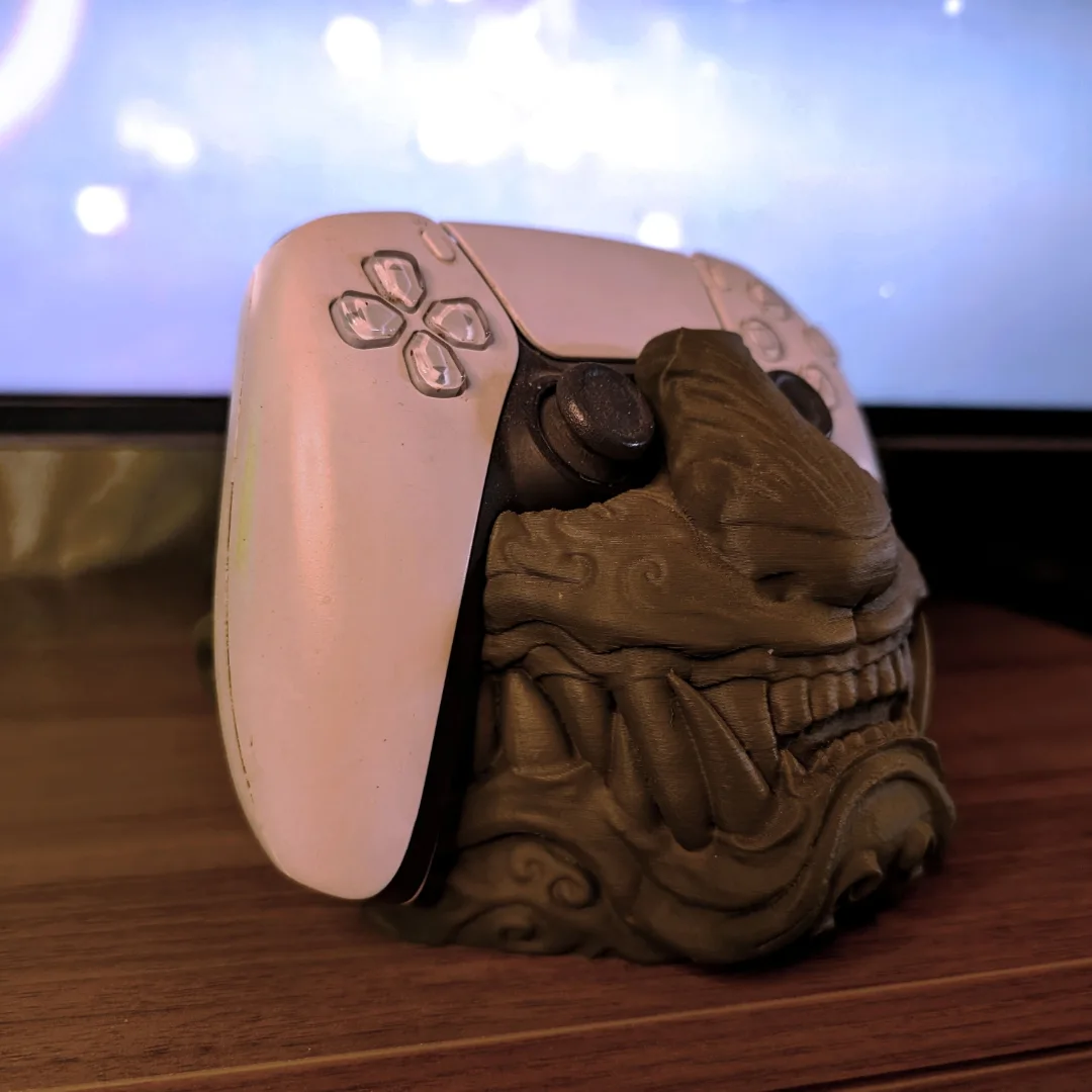 Tiger Oni Mask PS5 Holder view 5
