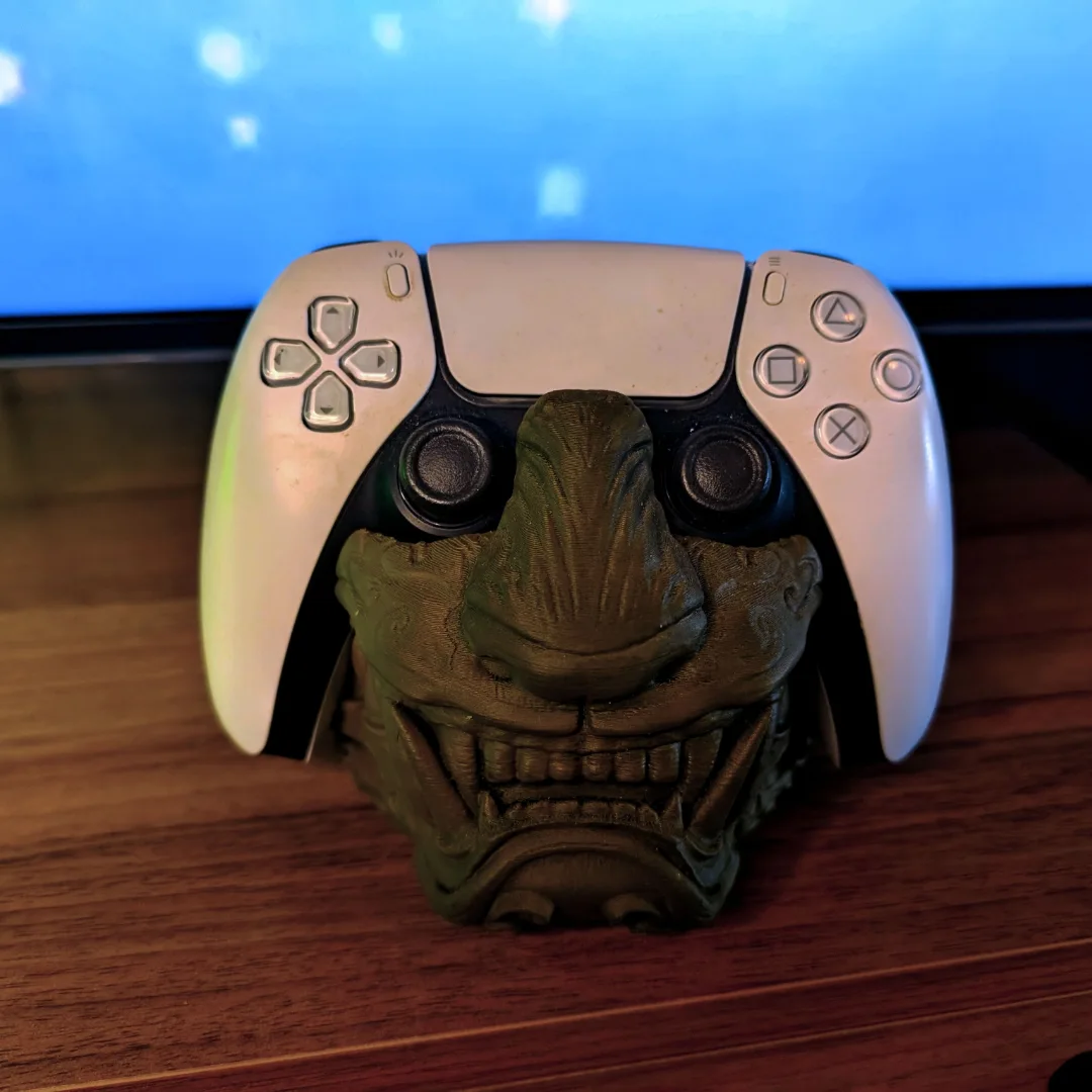 Tiger Oni Mask PS5 Holder view 6