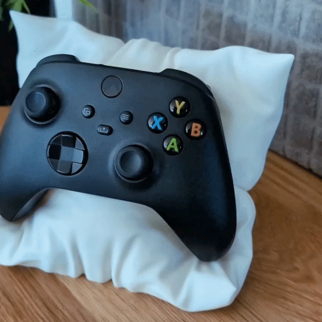 Xbox Controller Stand (White / Black) view 2