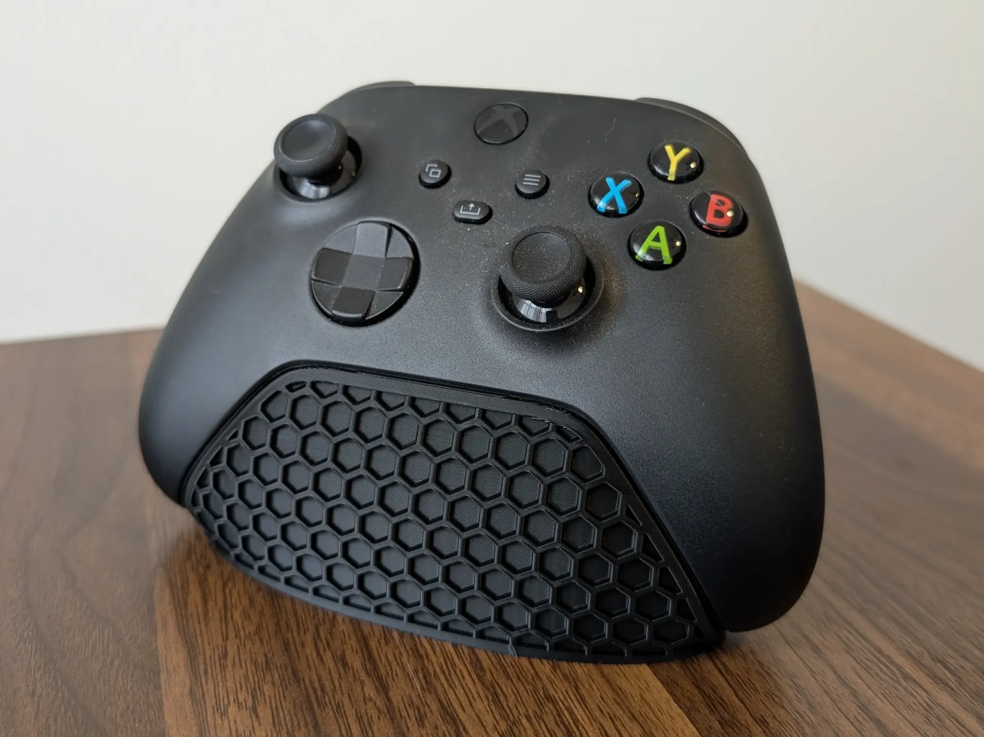 Honeycomb XBOX controller holder